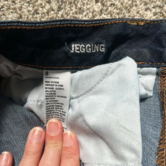 American Eagle Jeggings size 8 short- ripped style - Picture 2 of 5